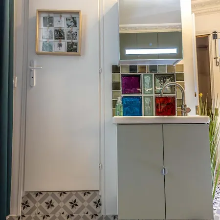 2 Complete New Cozy 25 M2 Paris